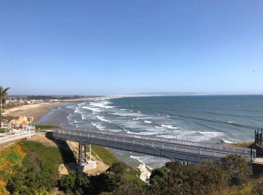 Pismo Lighthouse 3*